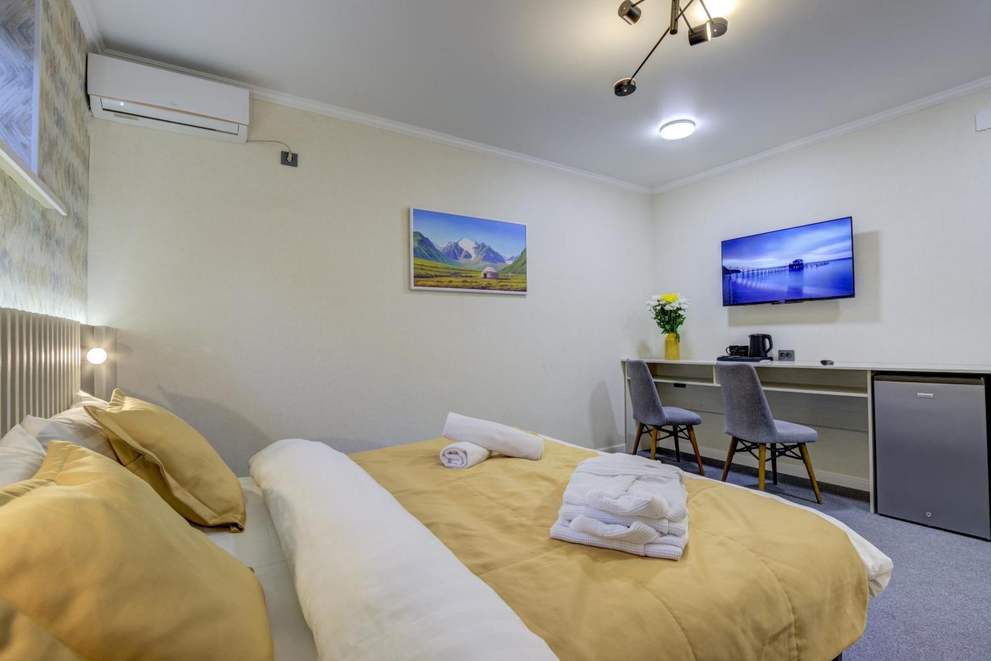 Viva Hotel บิชเคก ภายนอก รูปภาพ