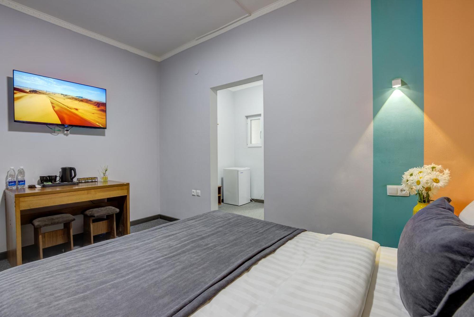 Viva Hotel บิชเคก ภายนอก รูปภาพ
