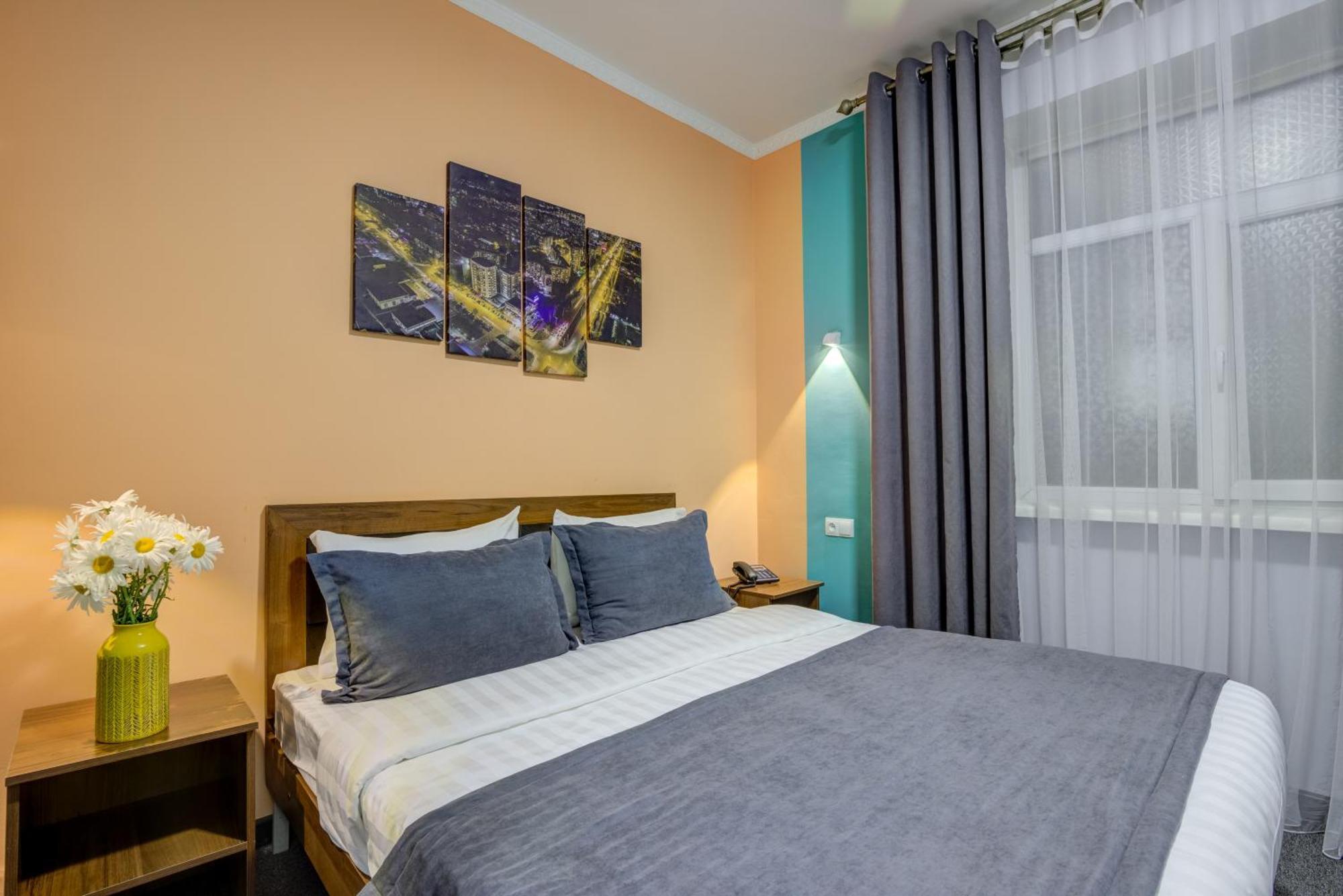 Viva Hotel บิชเคก ภายนอก รูปภาพ