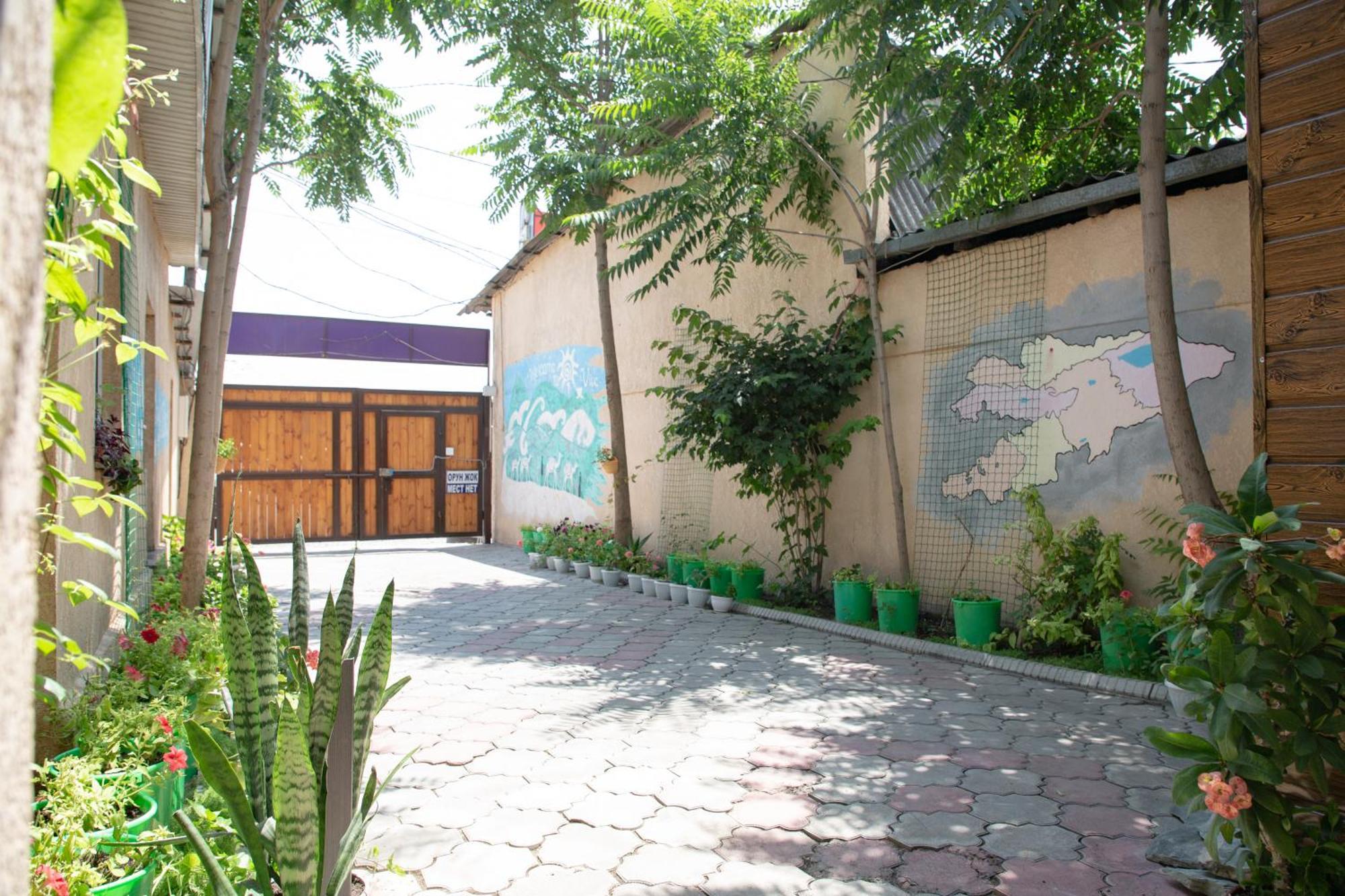 Viva Hotel บิชเคก ภายนอก รูปภาพ