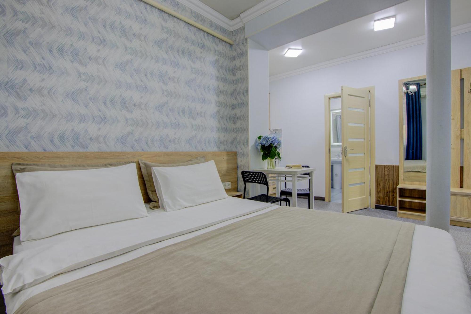 Viva Hotel บิชเคก ภายนอก รูปภาพ